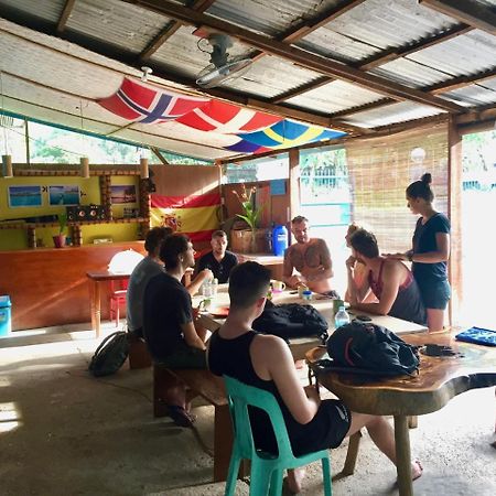 Fat Monkey Hostel โกรอน ภายนอก รูปภาพ