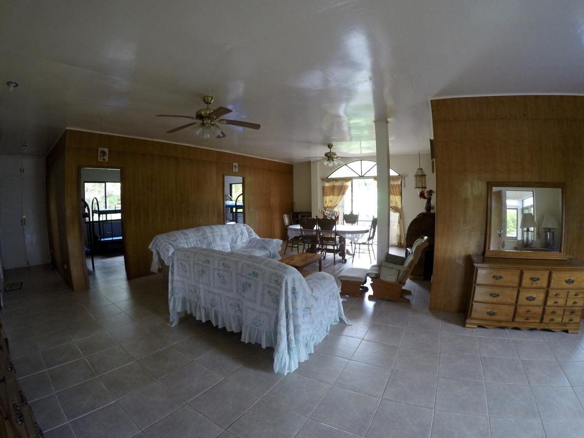 Fat Monkey Hostel โกรอน ภายนอก รูปภาพ