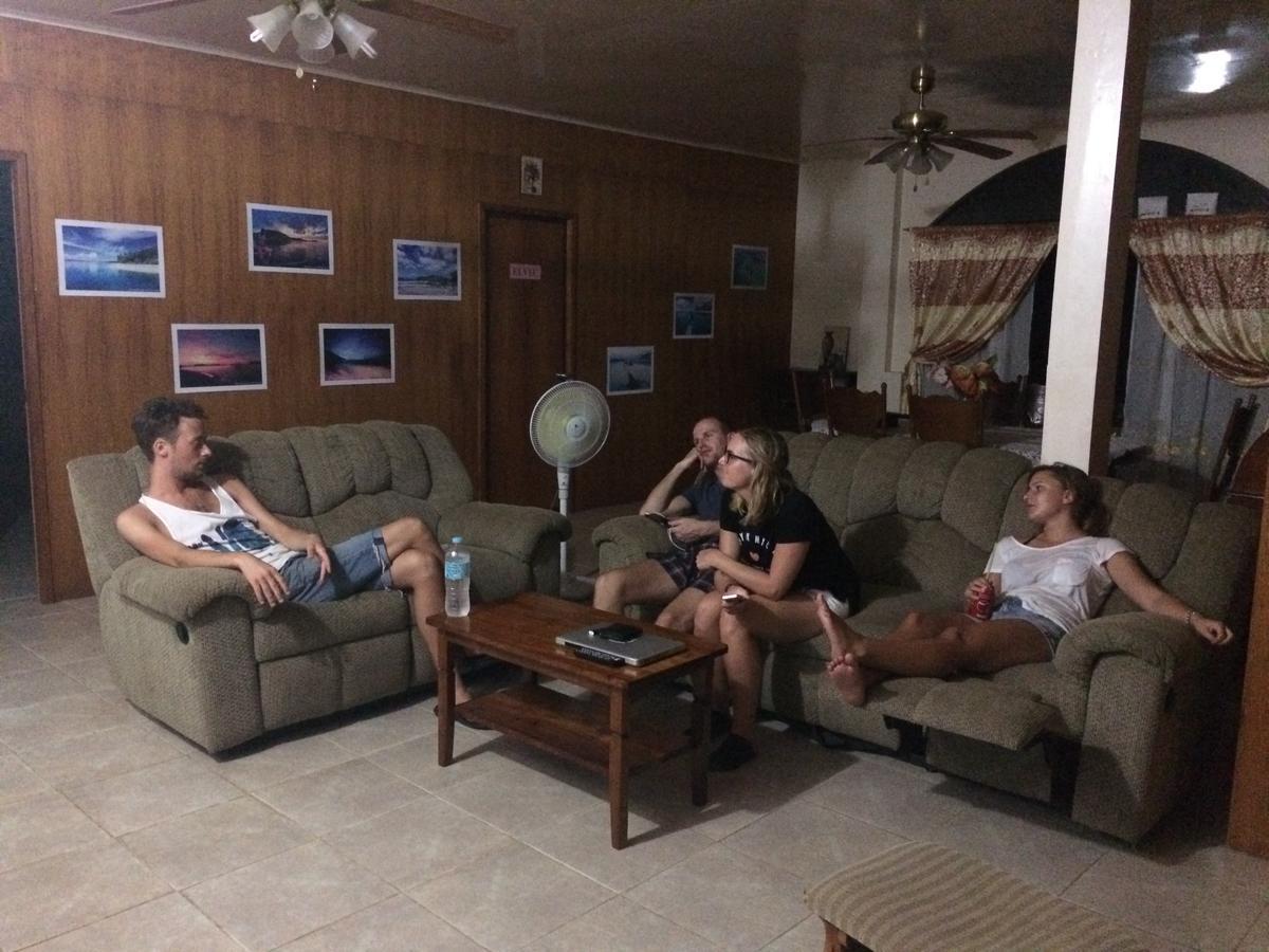 Fat Monkey Hostel โกรอน ภายนอก รูปภาพ