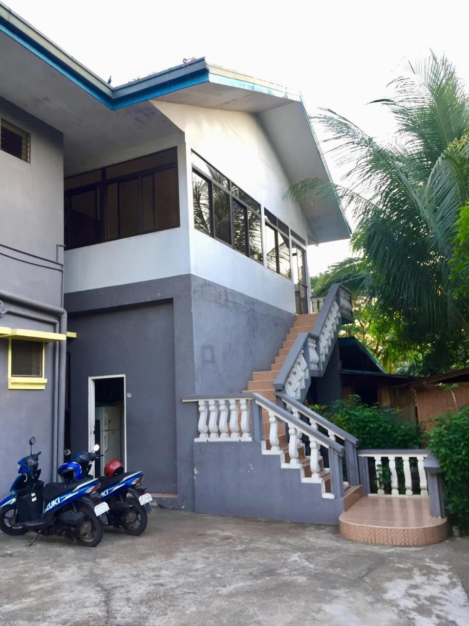 Fat Monkey Hostel โกรอน ภายนอก รูปภาพ