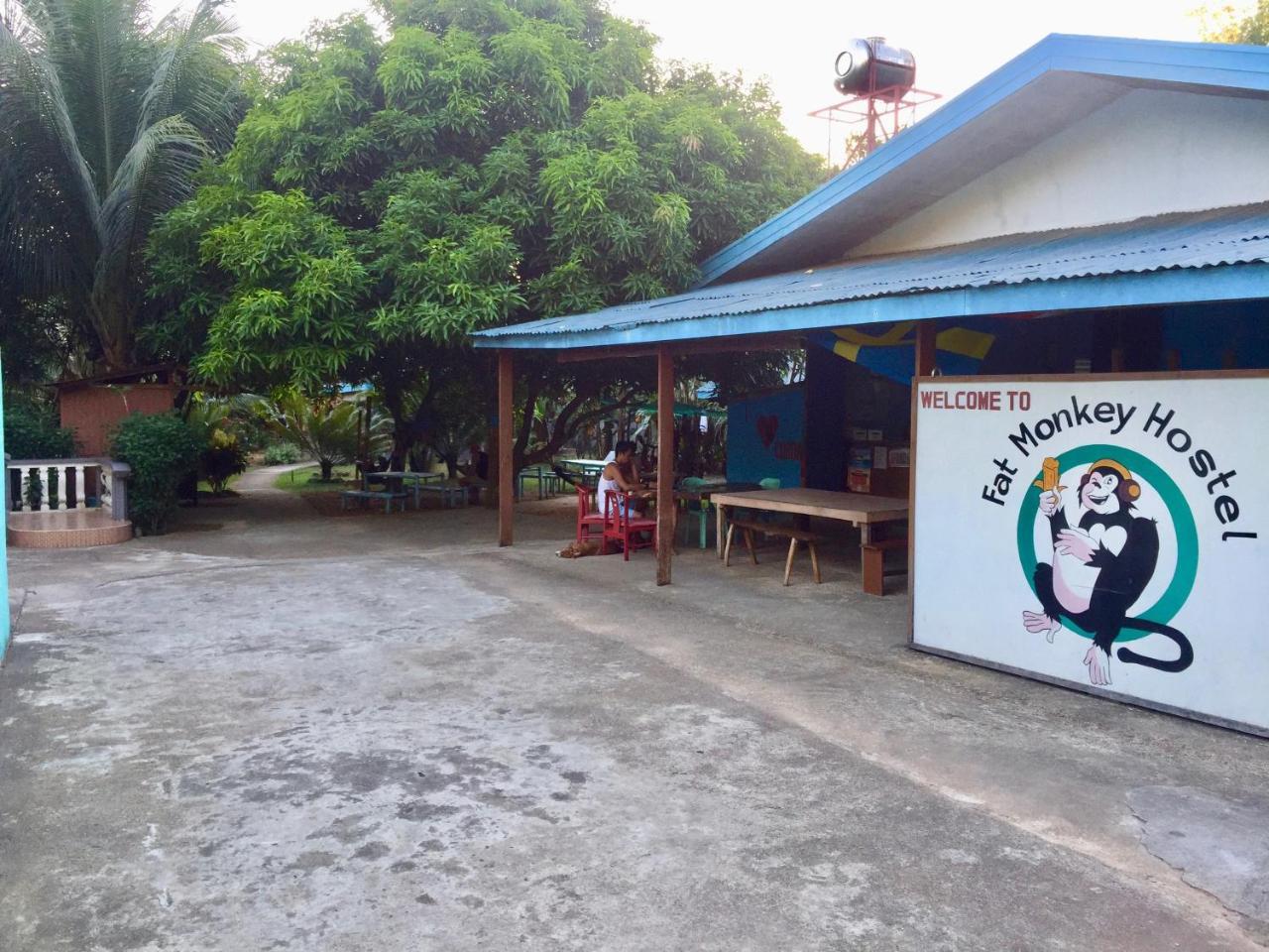 Fat Monkey Hostel โกรอน ภายนอก รูปภาพ