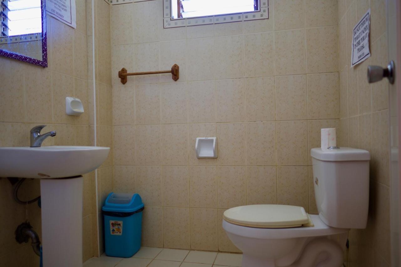 Fat Monkey Hostel โกรอน ภายนอก รูปภาพ