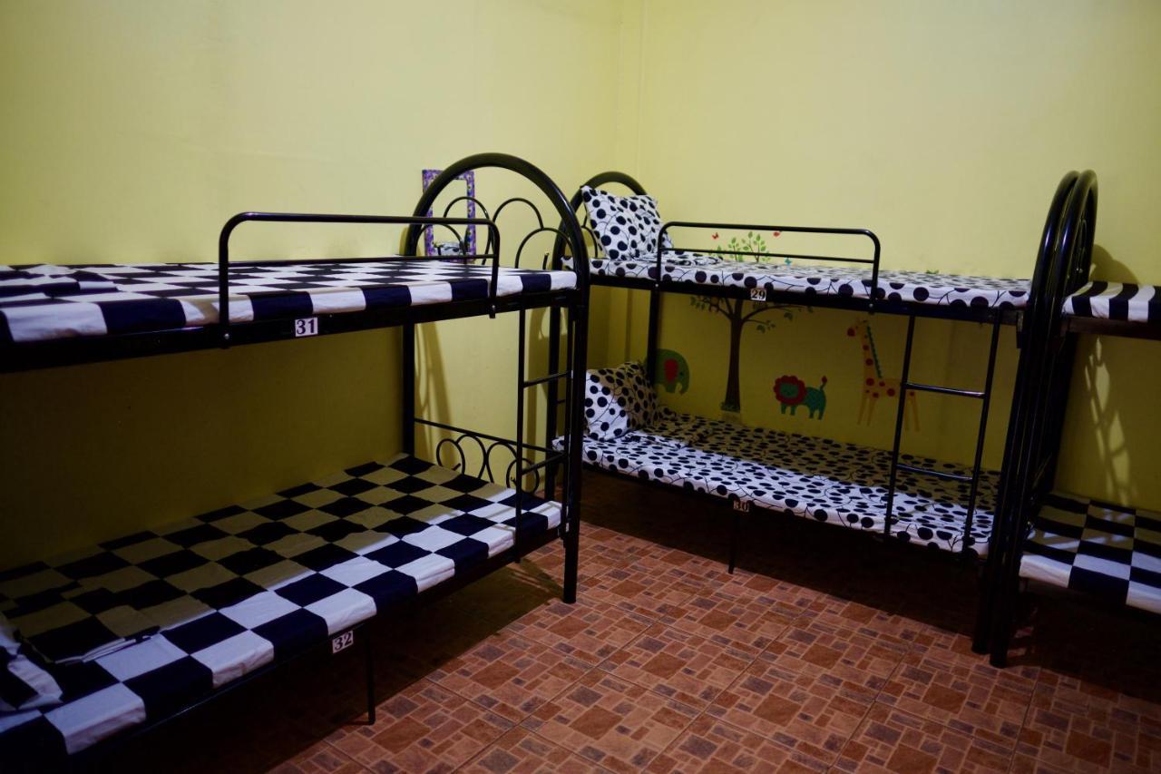 Fat Monkey Hostel โกรอน ภายนอก รูปภาพ